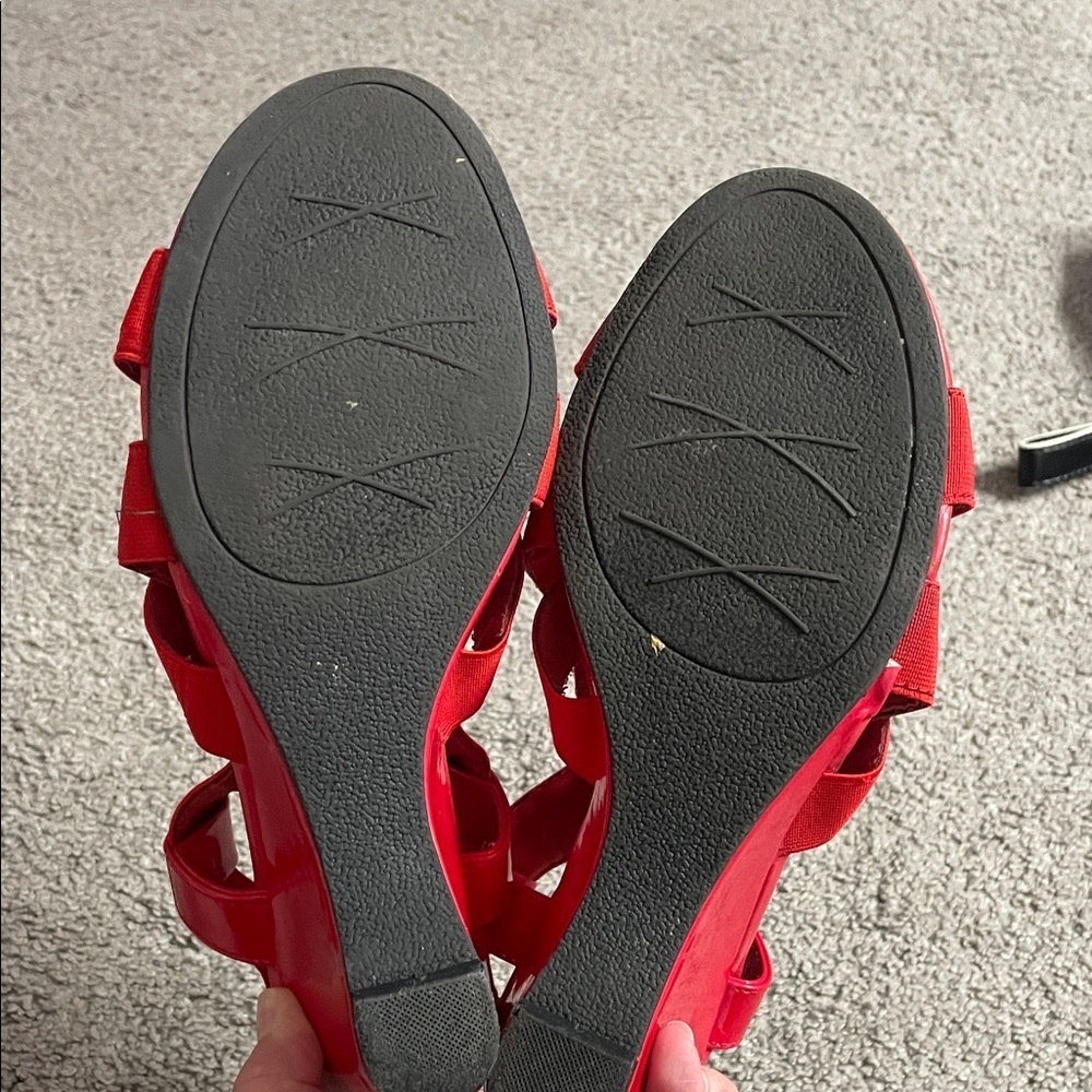 Jaclyn Smith Red Strappy Wedge Sandals Size 9 FAIR CONDITION - Picture 9 of 10